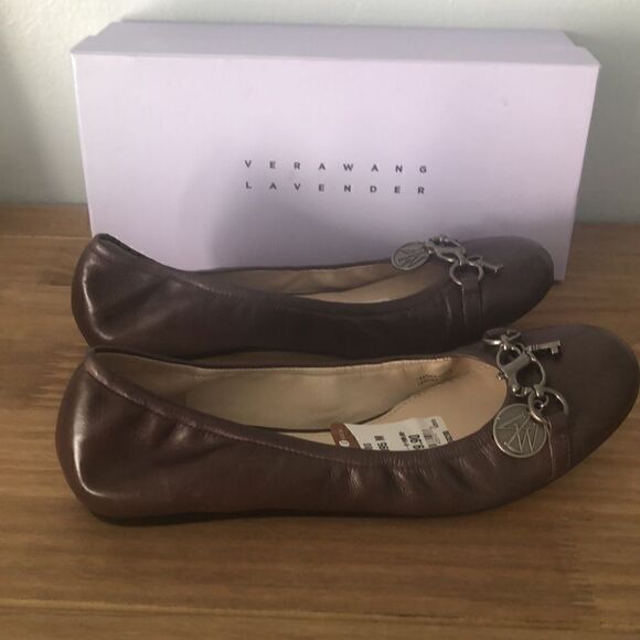 NIB Vera Wang Leather Libbie Cafe Calf Flats - 10 - Picture 5 of 8